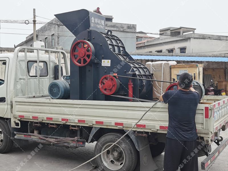 SCF600X600雙級粉碎機發貨圖片_發往山東濱州_破碎電石渣