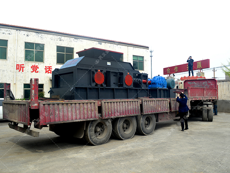 砂廠更換設(shè)備用對輥破碎機多少錢一臺？